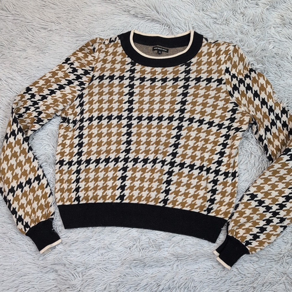 Who What Wear Tan, Black & White Houndstooth Crew Neck Sweater